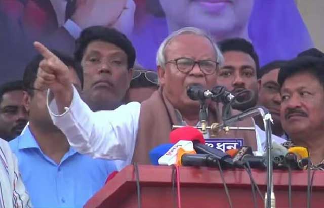 বুধবার বিকেলে রাজশাহীর বাগমারায় এক স্মরণসভায় প্রধান অতিথির বক্তব্য দেন বিএনপির জ্যেষ্ঠ যুগ্ম মহাসচিব রুহুল কবির রিজভী। ছবি: সংগৃহীত