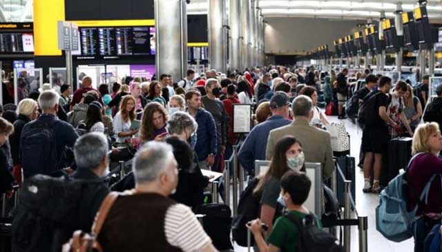 বিশ্বের ব্যস্ততম বিমানবন্দরের অন্যতম হিথ্রো। ফাইল ছবি: রয়টার্স