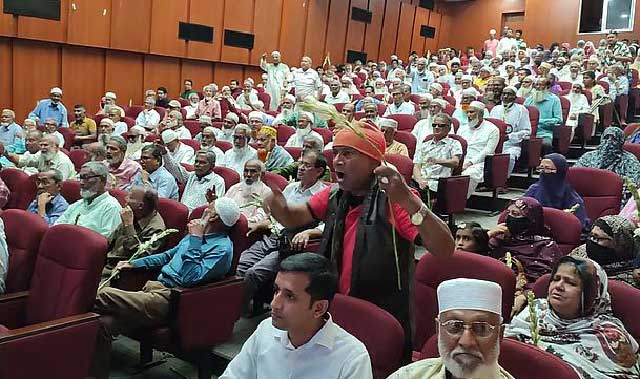 পাবনা জেলা বিএনপির সদস্যসচিব মাসুদ খন্দকারের বক্তব্যের প্রতিবাদে জানান মুক্তিযোদ্ধারা। ছবি: সংগৃহীত