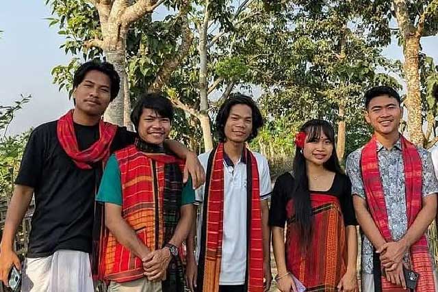 বিজু উৎসবে যোগ দিতে গিয়ে অপহৃত হন এই পাঁচ পাহাড়ি শিক্ষার্থী। ছবি: সংগৃহীত