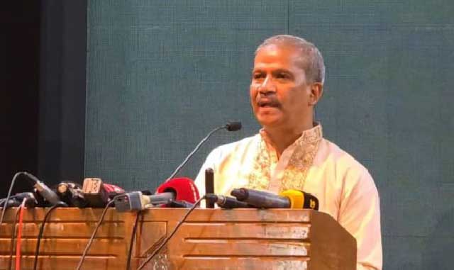  আলোচনা সভায় বক্তব্য দেন আসিফ নজরুল। ছবি: সংগৃহীত