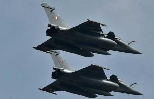 মোদির আত্মনির্ভর প্রতিরক্ষার ফানুস