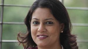 বায়ুদূষণ রোধে সড়ক থেকে মেয়াদোত্তীর্ণ গাড়ি তুলে দেওয়া হবে: পরিবেশ উপদেষ্টা