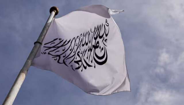 তালেবান সরকার প্রচলিত আফগানিস্তানের নতুন পতাকা। ছবি: এএফপি