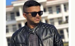 চিরনিদ্রায় শায়িত পাইলট তৌকির, দোয়া চাইলেন বাবা