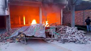 লক্ষ্মীপুর-২ আসনের সাবেক এমপির বাড়িতে ফের আগুন