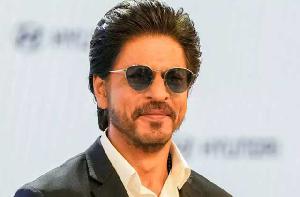 বিলিয়নিয়ার ক্লাবে শাহরুখ খান, বলিউডের সবচেয়ে ধনী অভিনেতা তিনি