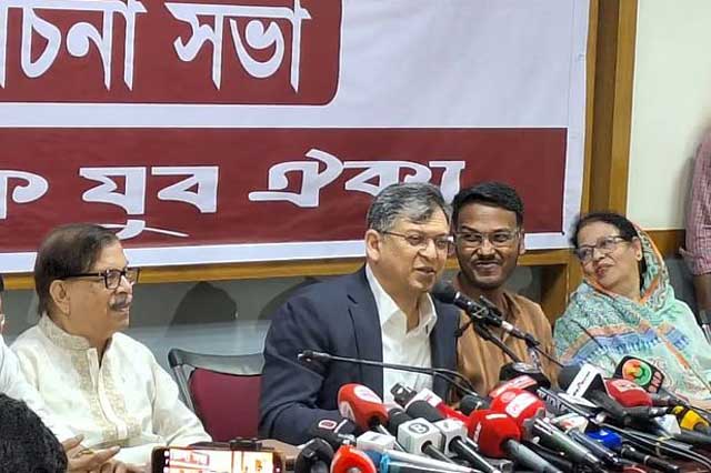 আজ জাতীয় প্রেসক্লাবে এক আলোচনা সভায় বক্তব্য দেন বিএনপির স্থায়ী কমিটির সদস্য সালাহউদ্দিন আহমদ। ছবি: সংগৃহীত