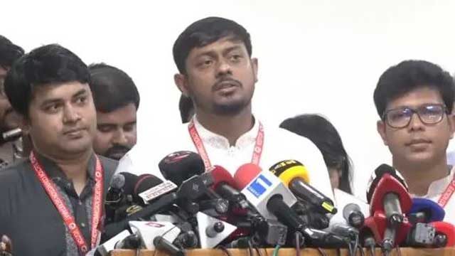 ইসির সাথে বৈঠক শেষে কথা বলেন নাসীরুদ্দীন পাটওয়ারী। ছবির: সংগৃহীত