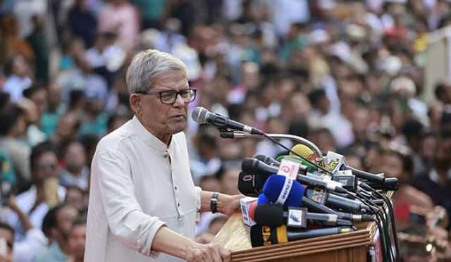 আজ শুক্রবার বিকেলে, নয়াপল্টনে‘জাতীয় বিপ্লব ও সংহতি দিবস’ উপলক্ষে বিএনপি আয়োজিত সমাবেশে বিএনপি মহাসচিব মির্জা ফখরুল ইসলাম আলমগীর । ছবি: সংগৃহীত