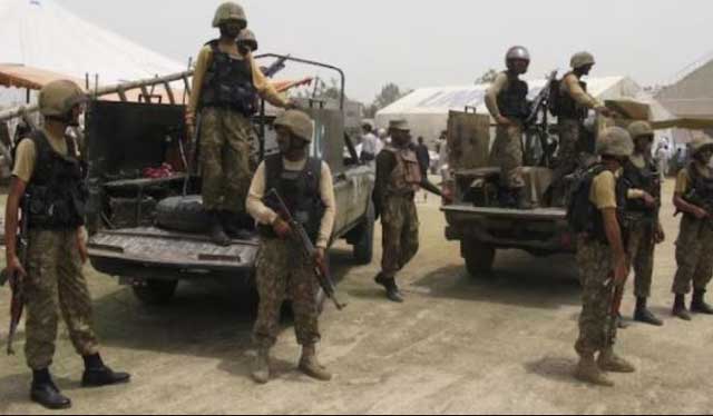 পাকিস্তানি সেনা। ফাইল ছবি: রয়টার্স