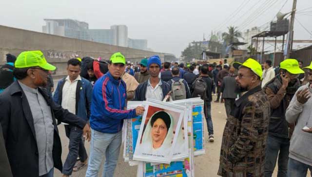 তারেক রহমানকে একপলক দেখতে রাস্তায় লাখো মানুষের ভিড়। ছবি: সংগৃহীত