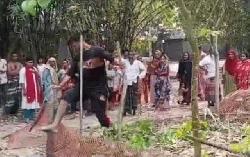 গাইবান্ধায় জমি বণ্টন নিয়ে ক্ষোভ, বাবার কবর ভাঙচুর