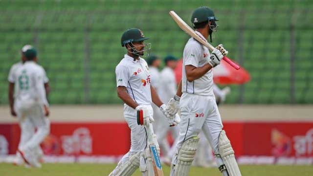 দুই অপরাজিত ব্যাটার মেহেদী হাসান মিরাজ ও নাঈম হাসান। ছবি: সংগৃহীত