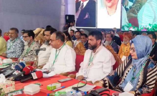 কমলাপুরে মুগদা থানা বিএনপি আয়োজিত এক সেমিনারে বক্তব্য রাখেন মির্জা আব্বাস। ছবি: সংগৃহীত