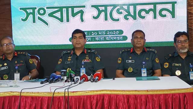 সংবাদ সম্মেলনে কারা মহাপরিদর্শক ব্রিগেডিয়ার জেনারেল সৈয়দ মো. মোতাহের হোসেন। ছবি: সংগৃহীত