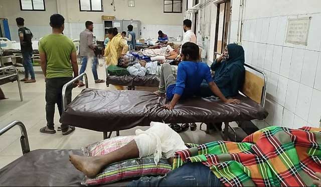 কর্মবিরতি পালন করায় হাসপাতালের জরুরি বিভাগের চিকিৎসা বন্ধ হয়ে আছে। ছবি: সংগৃহীত