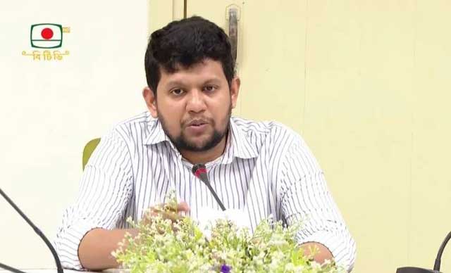 তথ্য উপদেষ্টা মাহফুজ আলম আজ রামপুরায় বিটিভির সদর দপ্তরে বিটিভির কর্মকর্তাদের সাথে এক মতবিনিময় সভায় বক্তব্য রাখেন। ছবি: টিভি স্ক্রিনশট