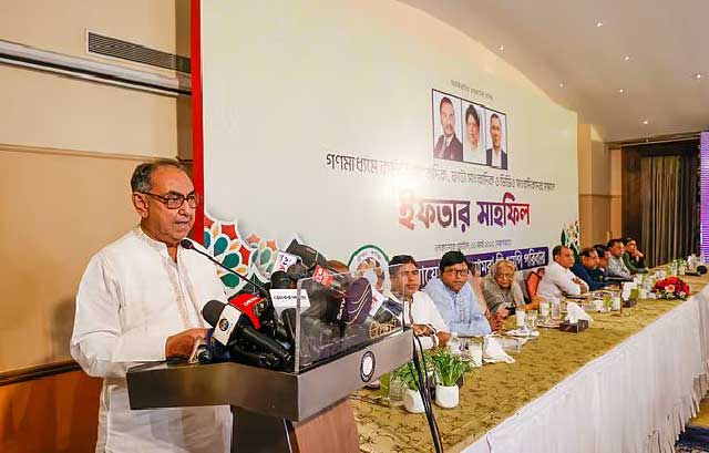 মঙ্গলবার গুলশানের লেক শোর হোটেলে‘আমরা বিএনপি পরিবার’ আয়োজত ইফতার অনুষ্ঠানে বক্তব্য দেন বিএনপির স্থায়ী কমিটির সদস্য মির্জা আব্বাস। ছবি: সংগৃহীত