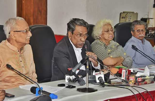 আজ সিরডাপ মিলনায়তনে জাতীয় ঐকমত্য কমিশনের সহসভাপতি আলী রীয়াজ ‘রাষ্ট্র সংস্কারে রাজনৈতিক ঐকমত্য ও নাগরিক ভাবনা’ শীর্ষক গোলটেবিল বৈঠকে বক্তব্য দেন। ছবি: সংগৃহীত