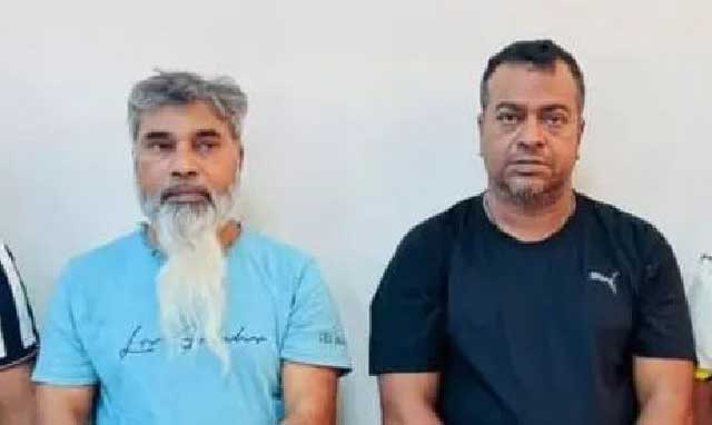 আইএসপিআইরের পাঠানো ছবিতে সুব্রত বাইন (বাঁয়ে) ও মোল্লা মাসুদ