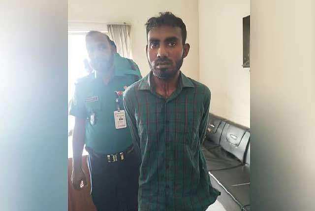 রাজধানীর পল্লবীতে স্বামী-স্ত্রীকে কুপিয়ে হত্যার ঘটনায় গাউস মিয়া নামের এই যুবককে গ্রেফতার করেছে পুলিশ। ছবি: সংগৃহীত