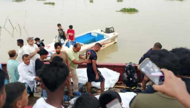 ১৩ ঘণ্টা পর মরদেহ দুটি উদ্ধার করা হয়। ছবি: সংগৃহীত