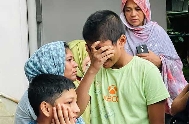 পরিবারের চার সদস্যকে হারিয়ে কান্না থামছে না স্বজনদের। ছবি: সংগৃহীত