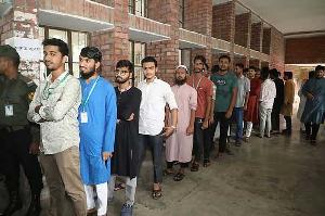 জাকসুতে শিবিরের বাইরে যারা নির্বাচিত হলেন