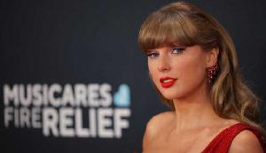 মুক্তি পেল টেইলর সুইফটের ‘দ্য লাইফ অব আ শোগার্ল’